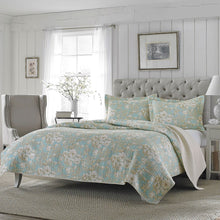 Load image into Gallery viewer, Full / Queen 3-Piece Cotton Quilt Set in Seafoam Blue Beige Floral Pattern
