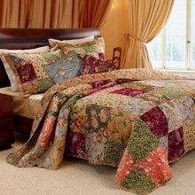 Load image into Gallery viewer, Full / Queen size 100% Cotton Patchwork Quilt Set with Floral Paisley Pattern
