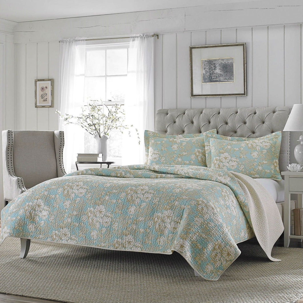 King size 3-Piece Reversible Cotton Quilt Set with Seafoam Blue Beige Floral Pattern
