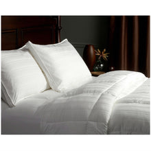 Load image into Gallery viewer, King size 100-Percent Cotton Medium Warmth Down Alternative Comforter
