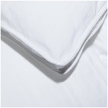 Load image into Gallery viewer, King size 100-Percent Cotton Medium Warmth Down Alternative Comforter
